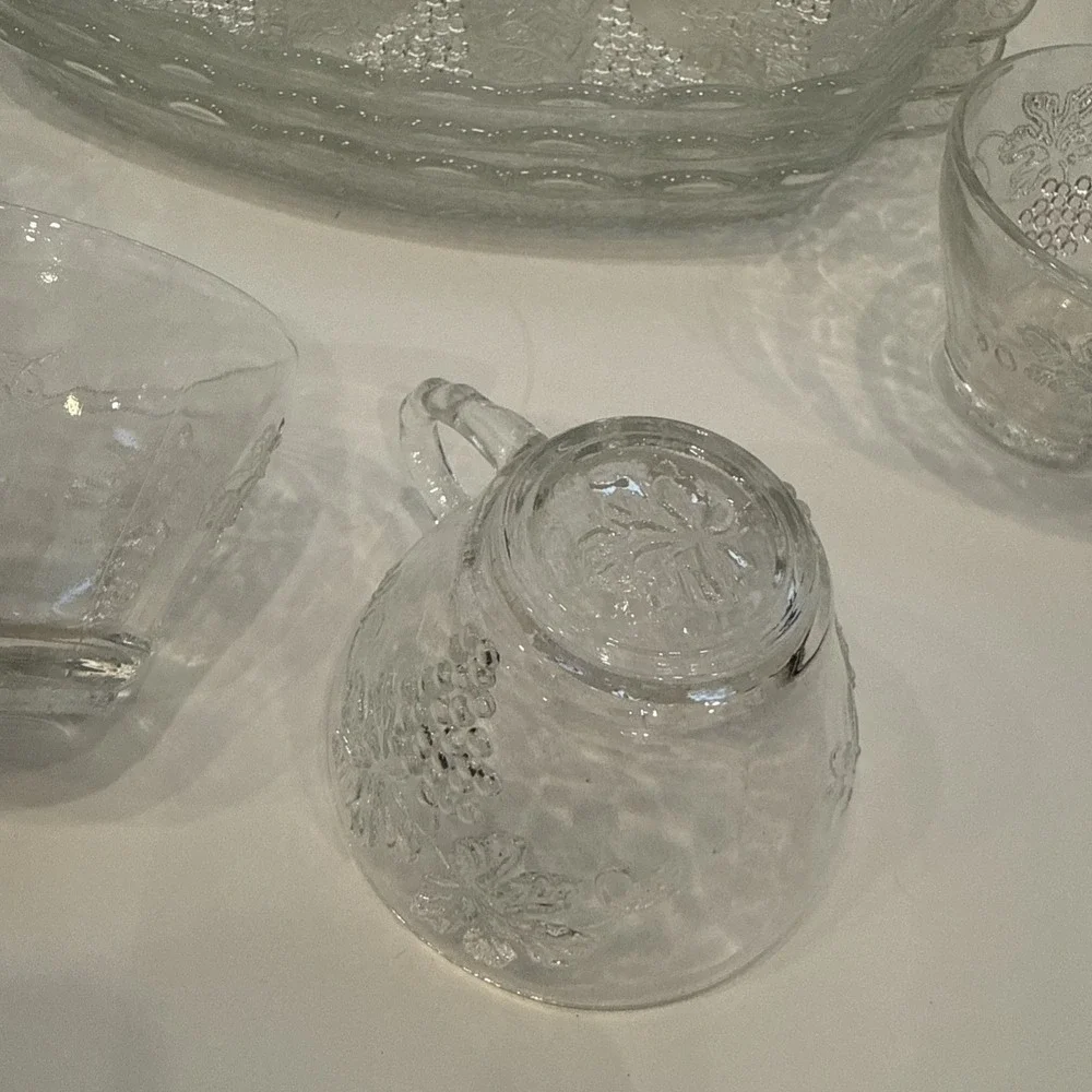 Vintage Anchor‎ Hocking 8 Piece Snack Set Clear Glass Grapes & Leaf Pattern